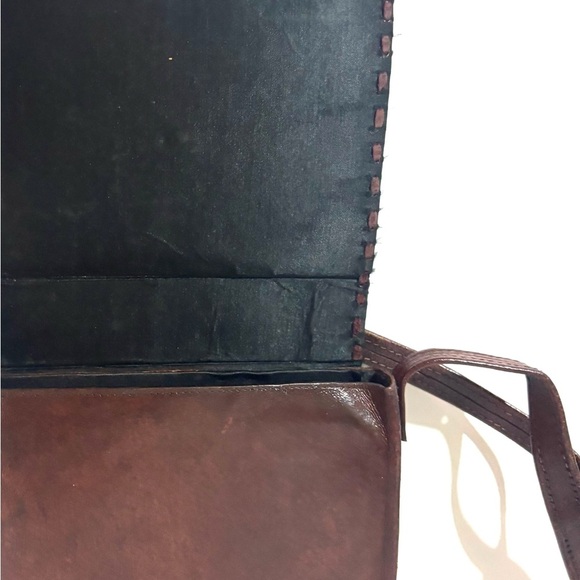 Vintage handmade Brown Leather Crossbody Bag - Picture 10 of 11